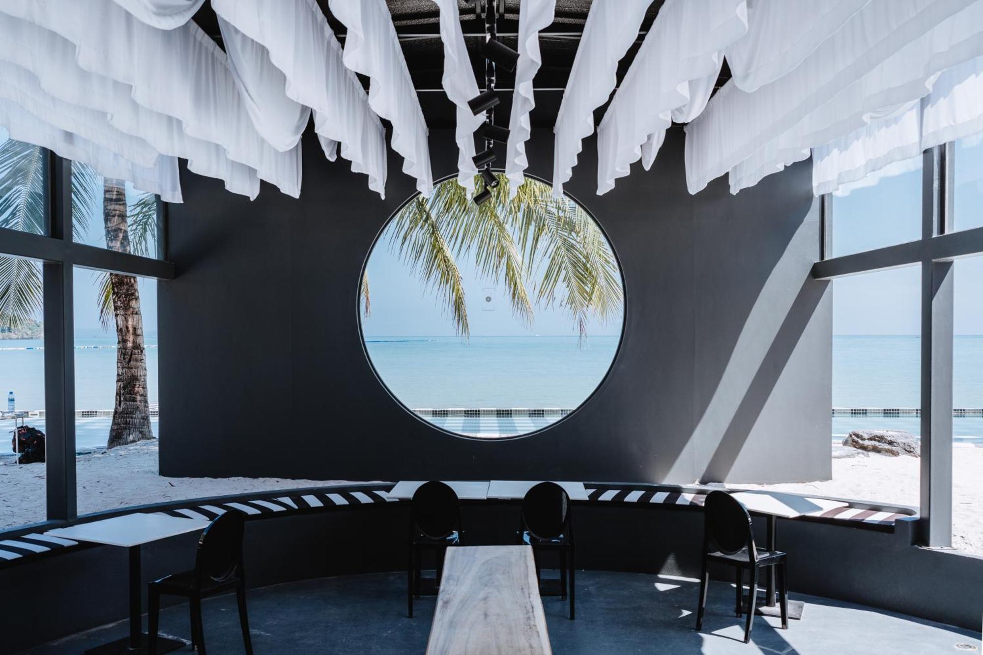 Foto Hotel Phuket Beachfront Екстериор снимка The Beach